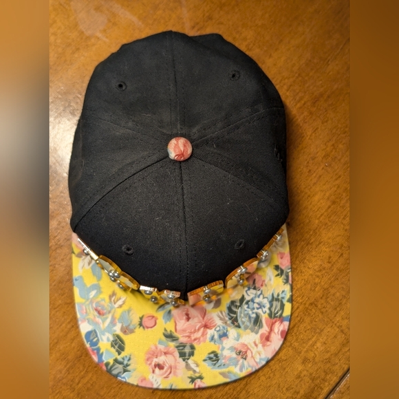 [limited, no longer available] Arsenic x Cyanide F💜💜boy yellow floral snapback - Picture 7 of 10